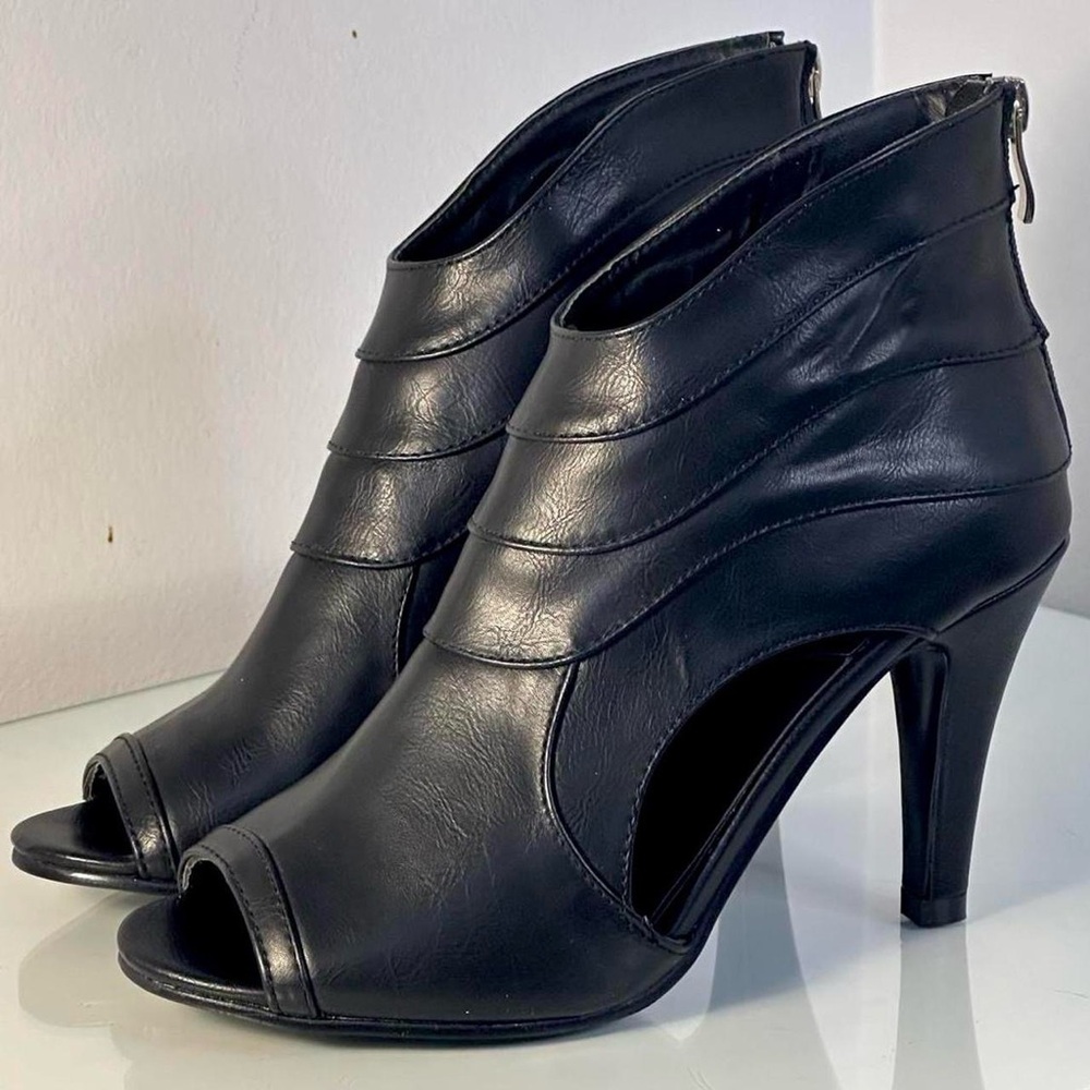 Suzy Shier Faux Leather Peep Toe Ankle Heels Black Size US 8